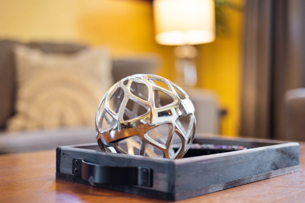 ball on table, decor